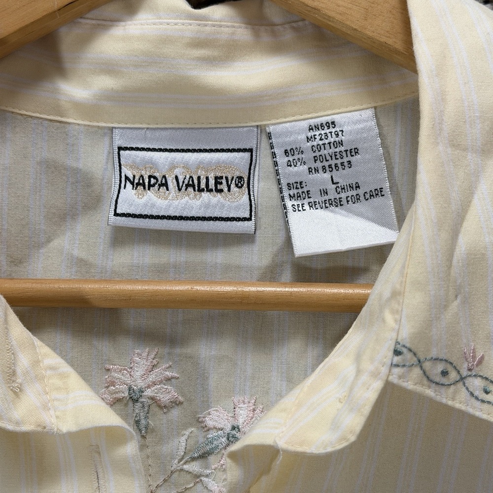Vintage Napa Valley Cottagecore Floral Button Up Shirt Sz L Embroidered Pastel - Picture 2 of 10